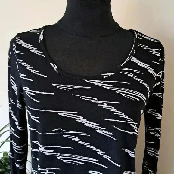 ❤️ Dynamite Long Sleeved Cropped  Top - Picture 4 of 10